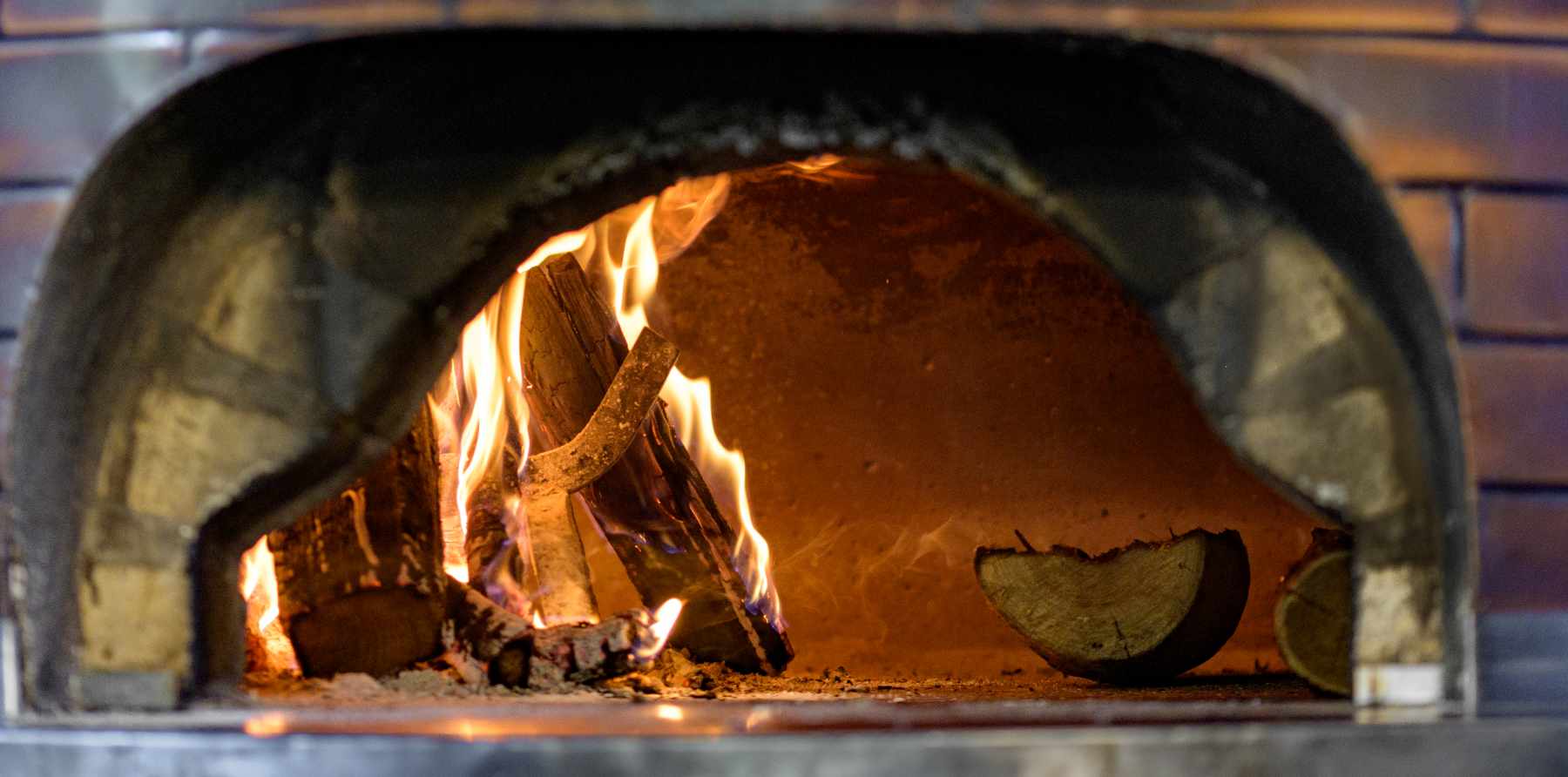 Pizzeria con forno a legna Abbiategrasso
