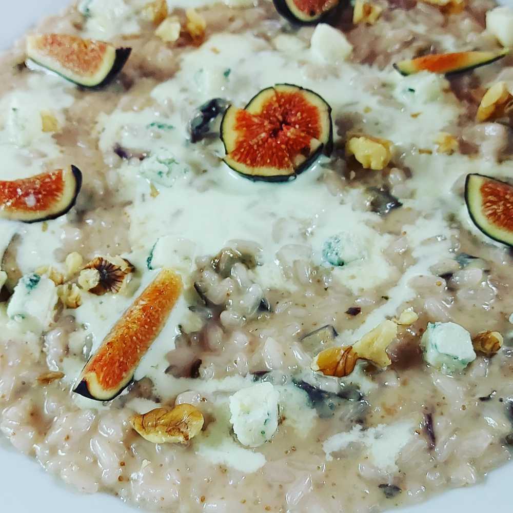 Risotto fichi, fonduta di zola e noci.